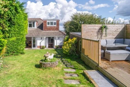 Tu Casa , A Beautiful & Peaceful 4 Bedroom House With Garden, Bbq Area , Ev & Parking *